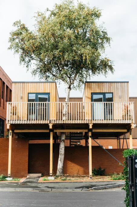 Carmen Eco-Pod / Treehouse, Close To Cabot Circus Бристоль Экстерьер фото